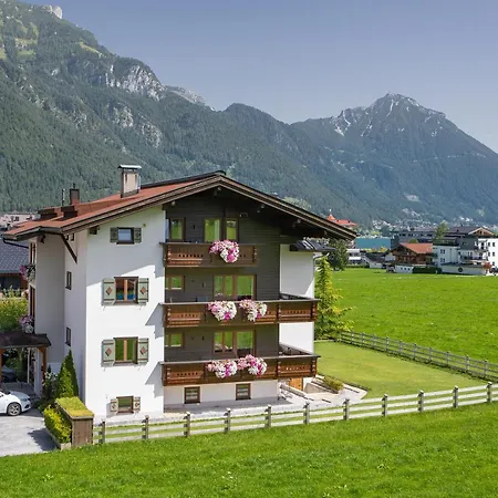 Alpenherz Apartman *